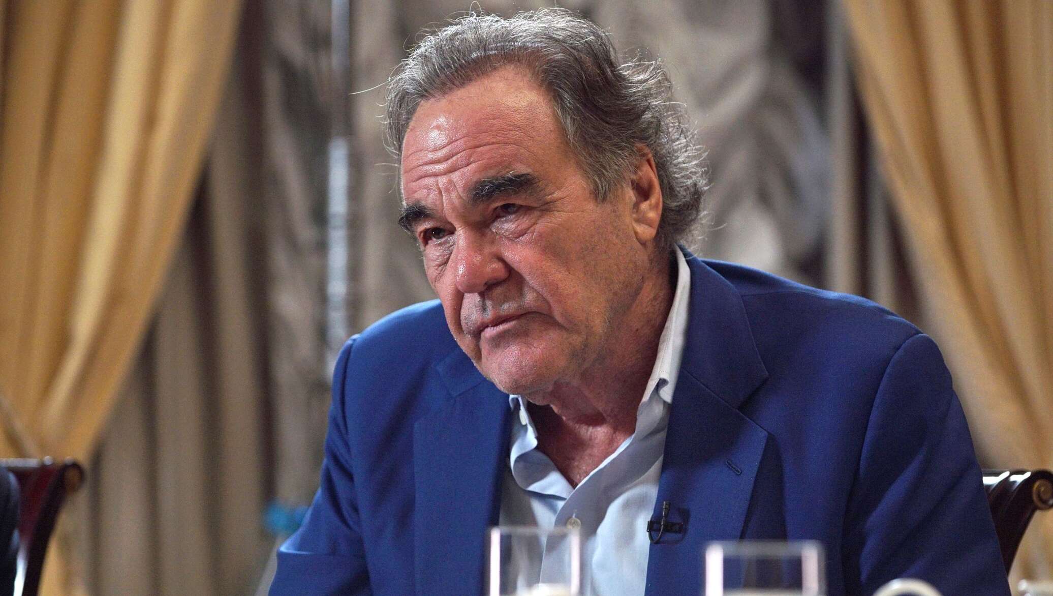 оливер стоун 1987. американский журналист стоун оливер. оливер стоун фото. оливер стоун, режиссёр (сша). американский журналист стоун оливер.