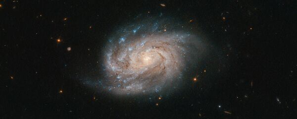 Галактика NGC 1803 в созвездии Живописец Галактика NGC 1803 в созвездии Живописец - Sputnik Абхазия