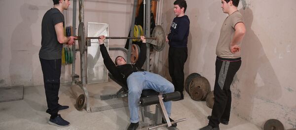 Пауэрлифтеры в Гудауте Пауэрлифтеры в Гудауте - Sputnik Абхазия