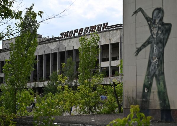Граффити на бывшем доме культуры «Энергетик» в городе-призраке Припять - Sputnik Абхазия