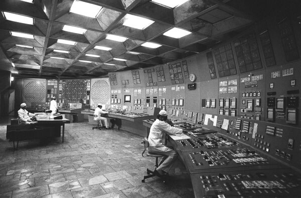 В помещении блочного щита управления энергоблока Чернобыльской АЭС, 1986 год - Sputnik Абхазия