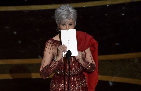 Актриса Джейн Фонда во время объявления лауреата пермии Оскар за лучший фильм в Лос-Анджелесе  - Sputnik Абхазия