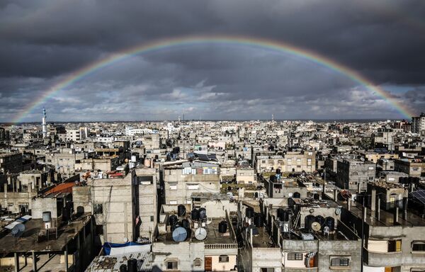Радуга над городом Рафах, Сектор Газа. - Sputnik Абхазия