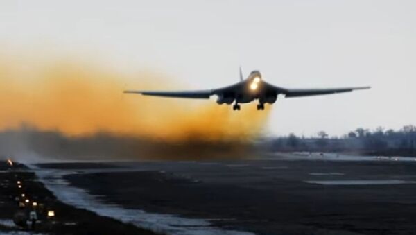Видео полета стратегических ракетоносцев Ту-160 - Sputnik Абхазия
