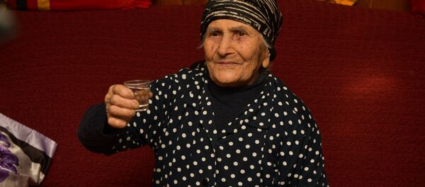 Долгожительница Зина Шамугия Долгожительница Зина Шамугия - Sputnik Абхазия