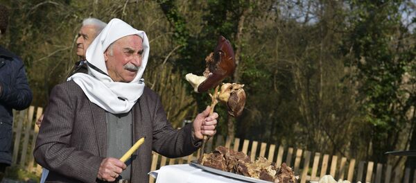 Жрец Елыр-ныха Галтер Шинкуба Жрец Елыр-ныха Галтер Шинкуба - Sputnik Абхазия