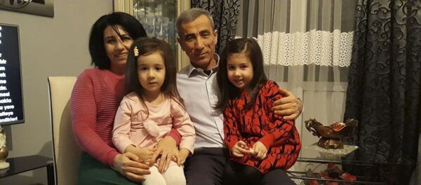 Џьулетта Сабуаԥҳаи Омер Кәаӡбеи рҭаацәа Џьулетта Сабуаԥҳаи Омер Кәаӡбеи рҭаацәа - Sputnik Аҧсны