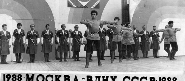 Асцена амца азыркуа: акәашаҩ Џьон Хәынҵариа иҭоурых Асцена амца азыркуа: акәашаҩ Џьон Хәынҵариа иҭоурых - Sputnik Аҧсны
