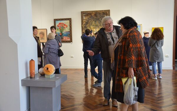 Ежегодная весенняя выставка открылась в Центральном выставочном зале Сухума - Sputnik Абхазия