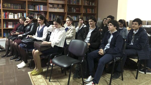 Россотрудничество провело Урок мужества для школьников Абхазии - Sputnik Аҧсны