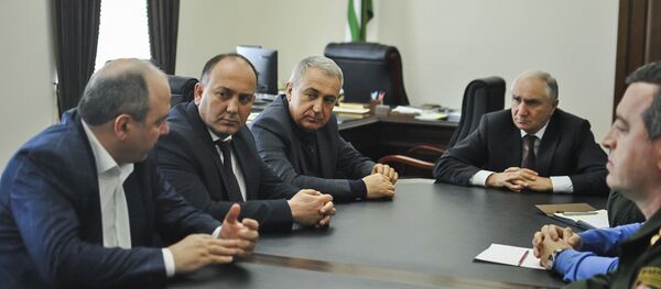 Исполняющий обязанности Президента, Премьер-министр Валерий Бганба Исполняющий обязанности Президента, Премьер-министр Валерий Бганба - Sputnik Абхазия