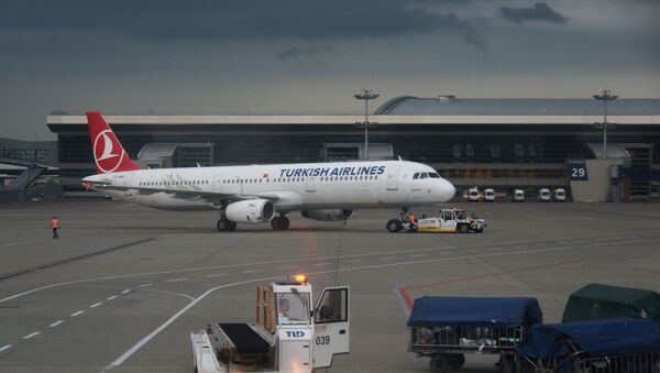 Самолет Airbus A321 авиакомпании Turkish Airlines в аэропорту Внуково в Москве. - Sputnik Аҧсны