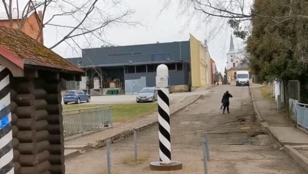 Коронавирус разорвал на части город на границе Латвии и Эстонии: что происходит в Валке - Sputnik Абхазия