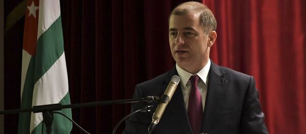 Кандидат в Президенты Адгур Ардзинба  - Sputnik Абхазия