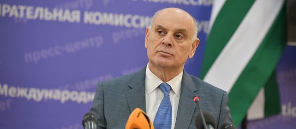 Аслан Бжания  Аслан Бжания  - Sputnik Абхазия