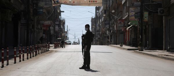 Закрытые магазины в Эль-Камышлы в Сирии Закрытые магазины в Эль-Камышлы в Сирии - Sputnik Абхазия