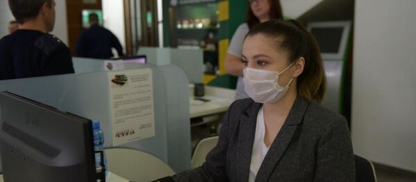 Сотрудники Сбербанка в масках  - Sputnik Абхазия