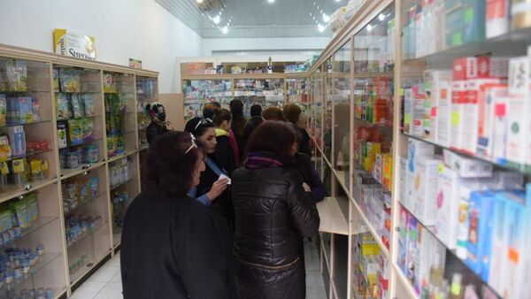Очередь в аптеке  - Sputnik Абхазия