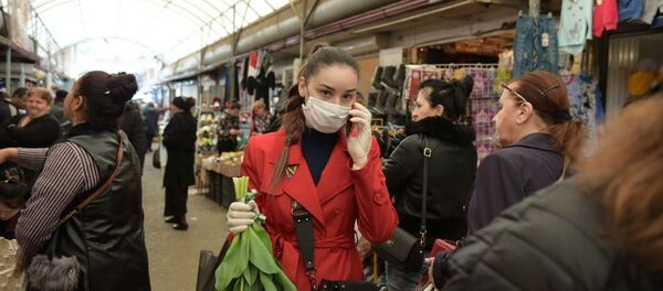 Люди в масках на рынке Люди в масках на рынке - Sputnik Абхазия