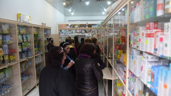 Очередь в аптеке  - Sputnik Абхазия
