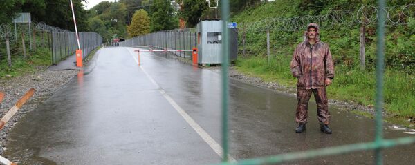 Пограничный пункт Ингур в Гальском районе Абхазии Пограничный пункт Ингур в Гальском районе Абхазии - Sputnik Абхазия