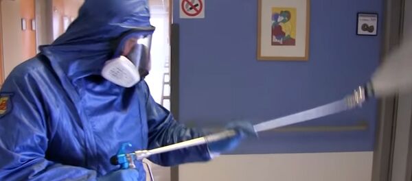 Дезинфекция российскими военными пансионатов для пожилых людей в Италии Дезинфекция российскими военными пансионатов для пожилых людей в Италии - Sputnik Абхазия