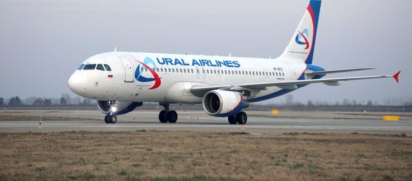 Самолет Airbus A320 авиакомпании Уральские авиалинии - Sputnik Абхазия