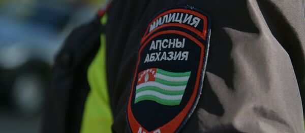 Сотрудник милиции + Сотрудник милиции + - Sputnik Абхазия