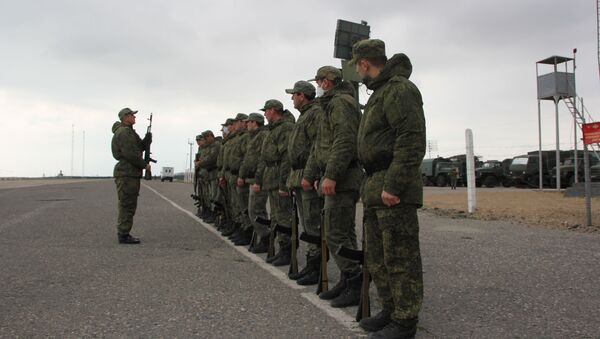 Каждый пятый военнослужащий по призыву военной базы ЮВО в Абхазии останется служить по контракту - Sputnik Абхазия