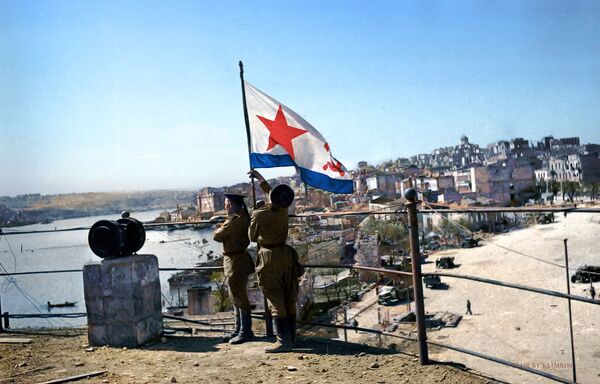 Водружение флага Победы на водной станции, 1944 год  - Sputnik Абхазия