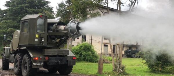 «Обезвредили» территорию: российские военные провели дезинфекцию в Абхазии - Sputnik Абхазия