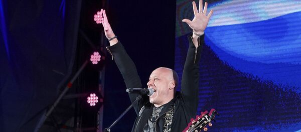 Денис Майданов на фестивале «Дорога на Ялту» в 2019 Денис Майданов на фестивале «Дорога на Ялту» в 2019 - Sputnik Абхазия