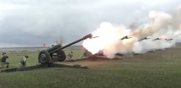 Репетиции салюта к 75-летию Победы на Рощинском полигоне в Самаре - Sputnik Абхазия