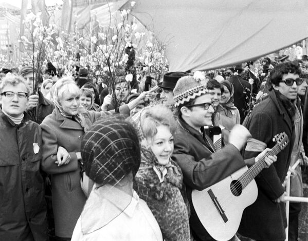Первомайская демонстрация трудящихся на Красной площади, 1971 год - Sputnik Абхазия