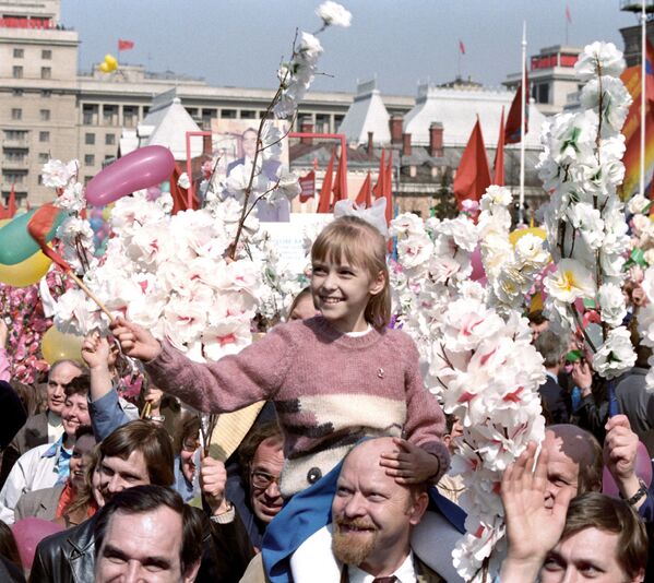 Участники демонстрации 1 Мая в Москве, 1987 год - Sputnik Абхазия