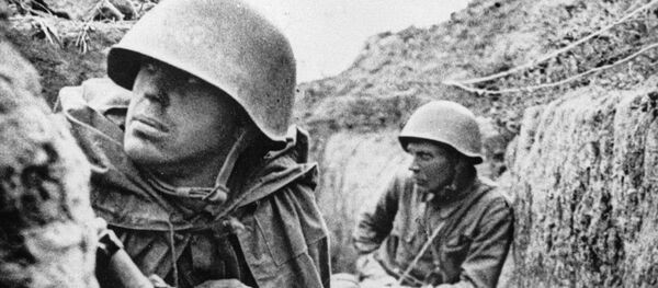 Советские воины 115-й дивизии генерал-майора Конькова Василия Фомича, готовятся к бою на левом берегу Невы, захваченном дивизией. Ленинградский фронт. Советские воины 115-й дивизии генерал-майора Конькова Василия Фомича, готовятся к бою на левом берегу Невы, захваченном дивизией. Ленинградский фронт. - Sputnik Абхазия