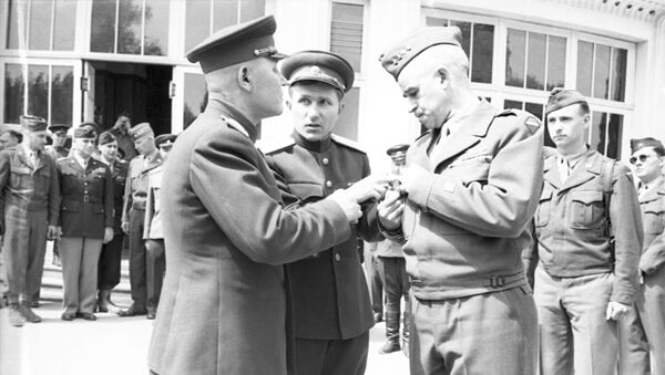 Германия, Торгау. Встреча на Эльбе советских и американских солдат в апреле 1945 года. - Sputnik Абхазия