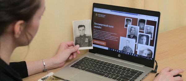 Подготовка к участию в акции Бессмертный полк онлайн - Sputnik Абхазия