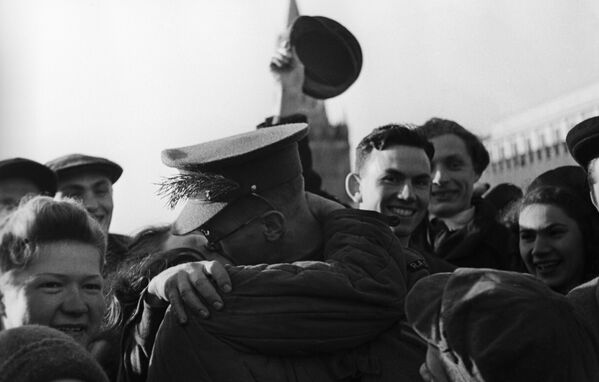 Празднование Победы 9 мая 1945 года на Красной площади  - Sputnik Абхазия