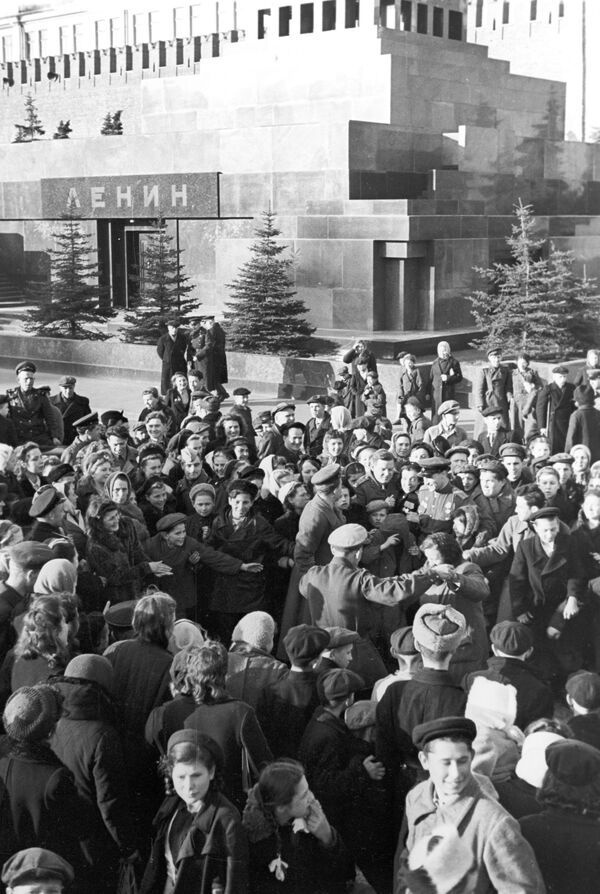 На Красной площади утром 9 мая 1945 года - Sputnik Абхазия