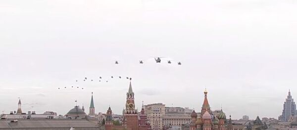 Воздушный парад Победы прошел над Красной площадью в Москве Воздушный парад Победы прошел над Красной площадью в Москве - Sputnik Абхазия