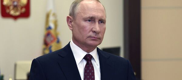 Президент РФ В. Путин поздравил выпускников военных вузов и академий с Днём Победы Президент РФ В. Путин поздравил выпускников военных вузов и академий с Днём Победы - Sputnik Абхазия