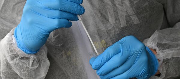 Сдача анализов на коронавирус не выходя из машины  - Sputnik Аҧсны