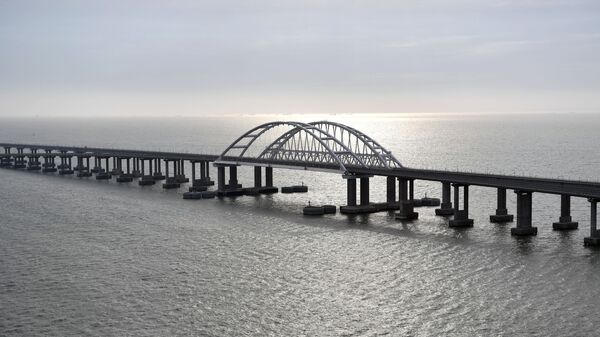Президент РФ В. Путин открыл железнодорожное движение по Крымскому мосту - Sputnik Абхазия