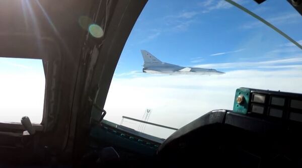 Бомбардировщики Ту-22М3 пролетели над Черным морем Бомбардировщики Ту-22М3 пролетели над Черным морем - Sputnik Абхазия