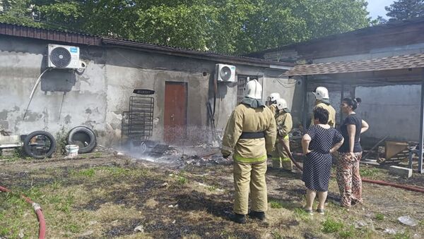 Пожар в Сухуме по улице имама Шамиля 6 - Sputnik Абхазия