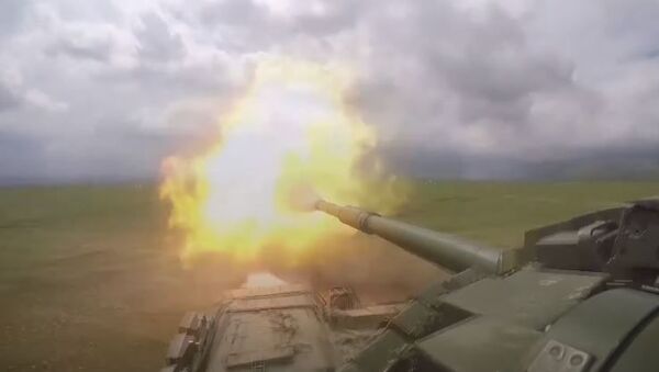 Захватывающие кадры боевой подготовки танкистов - Sputnik Абхазия