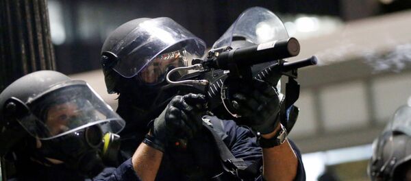Столкновения демонстрантов с полицией во время акции протеста в Окленде, Калифорния Столкновения демонстрантов с полицией во время акции протеста в Окленде, Калифорния - Sputnik Абхазия