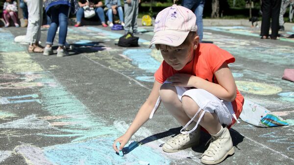 День защиты детей в Донецке и Луганске - Sputnik Аҧсны