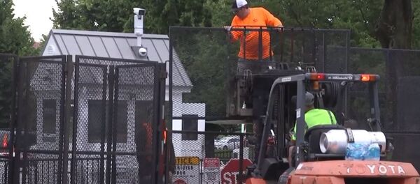 Беспорядки в США: Белый дом отгородился забором от протестующих - Sputnik Абхазия